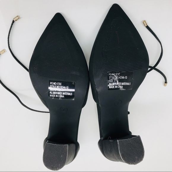 Breckelle’s Point Toe Black High Heels - Picture 10 of 11